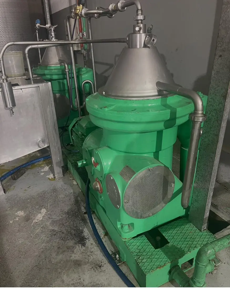 Separadoras Westfalia verdes funcionando en una almazara